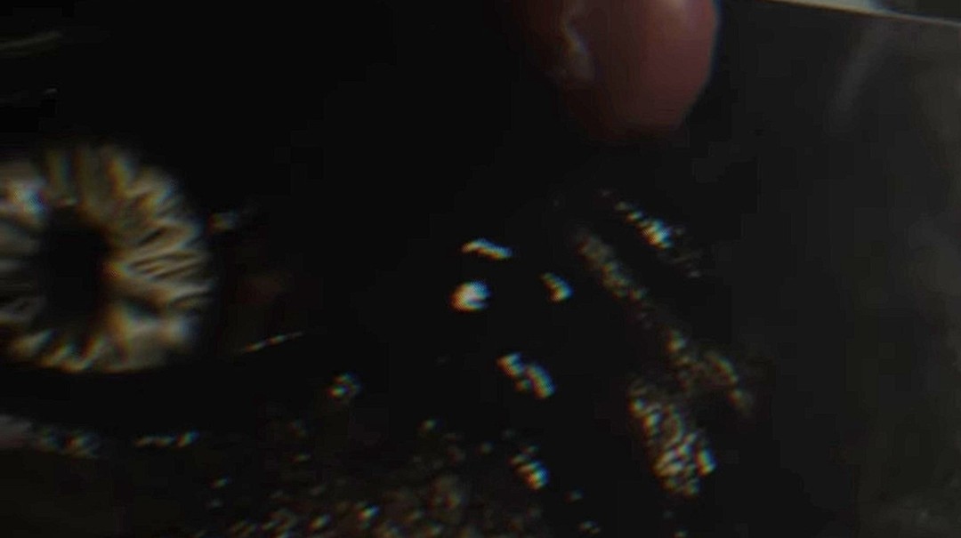 《生化危机》圣诞贺图暗藏玄机？里昂眼睛出现异常