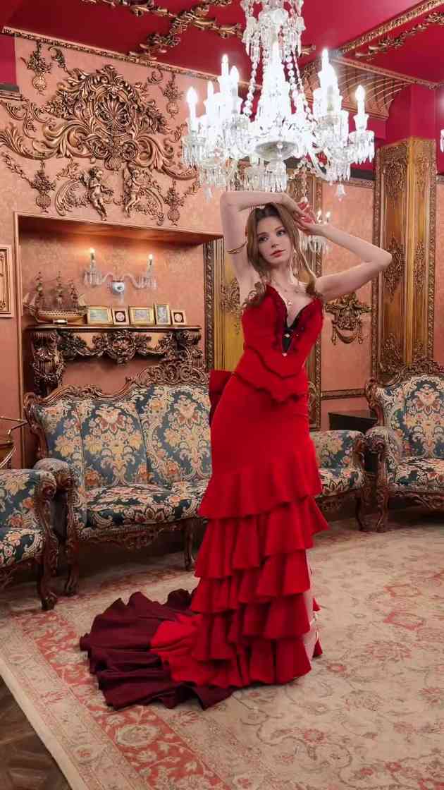 艾什莉体模cos《最终幻想》爱丽丝 顶级身材尽显优雅