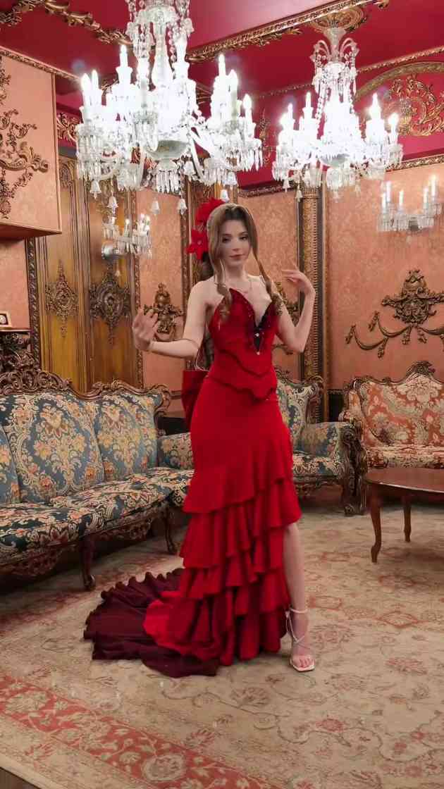 艾什莉体模cos《最终幻想》爱丽丝 顶级身材尽显优雅